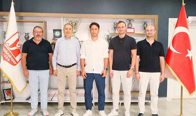 Balıkesirspor'da yönetim olağanüstü genel kurul kararı aldı