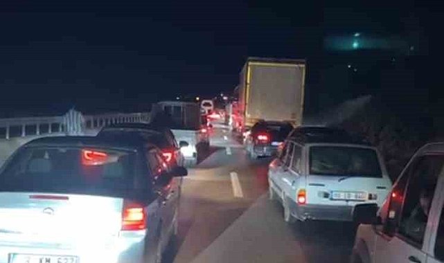 Bandırma-Gönen karayolunda tır kazası: 1 yaralı