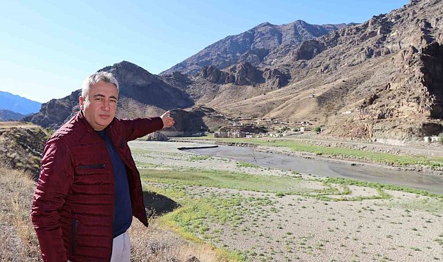 Baraj suları çekildi, tabiat yeniden yeşerdi