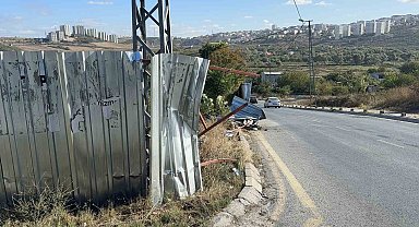 Başakşehir'de feci kaza: Bariyerden kopan demir şoförün bacağına ok gibi saplandı