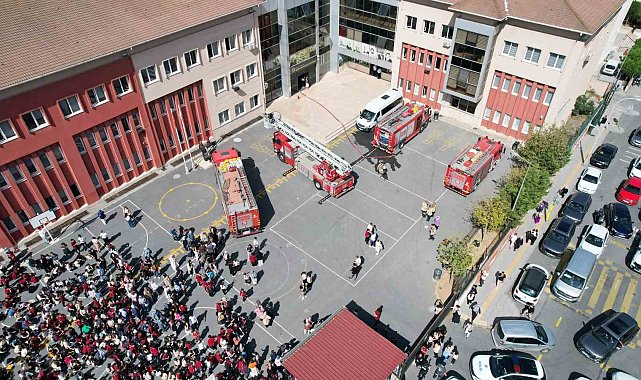 Başakşehir'de okul kantininde yangın paniği: Öğrenciler tahliye edildi