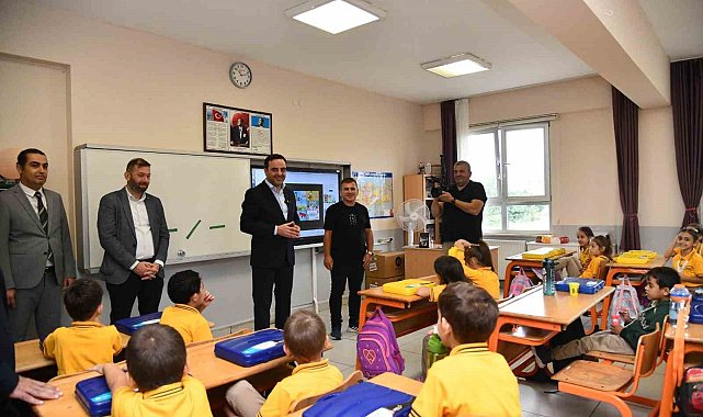 Başiskele'de 2 bin 124 birinci sınıf öğrencisine kırtasiye desteği