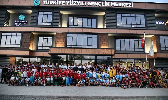 Başiskele'de spor kulüplerine malzeme desteği
