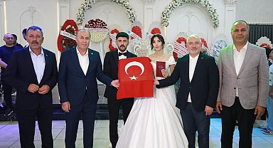 Başkan Arslan dünyaevine giren kızının nikahını kıydı