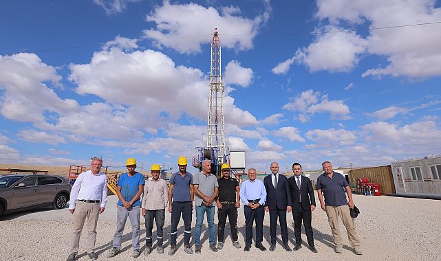 Başkan Büyükkılıç, Jeotermal Kaynaklı Sera Organize Tarım Bölgesi çalışmalarını yerinde inceledi