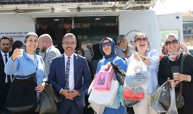 Başkan Dinç, yeni yerinde kurulan kumaş pazarını ziyaret etti