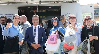 Başkan Dinç, yeni yerinde kurulan kumaş pazarını ziyaret etti