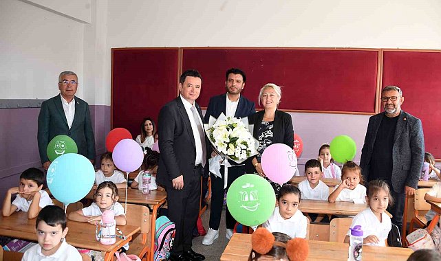 Başkan Erkan Aydın'dan öğrencilere ilk ders sürprizi