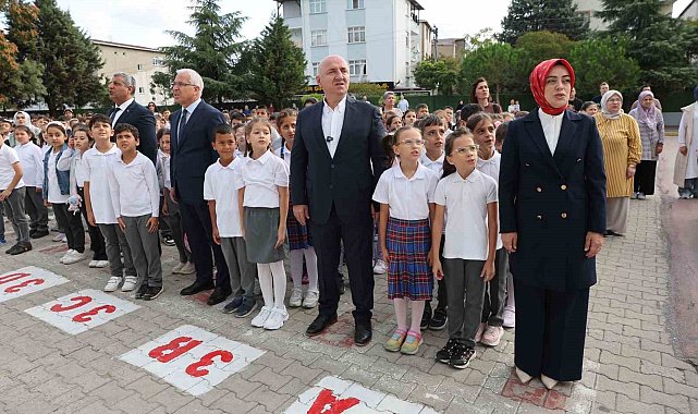 Başkan Muzaffer Bıyık, öğretmen ve öğrencilerin taleplerini dinledi