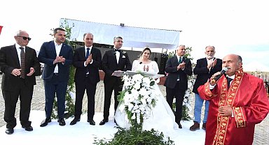 Başkan Özcan, Kızının nikahını kıydı