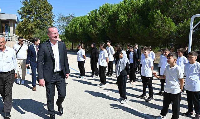 Başkan özel daveti kırmadı, Bayramdere İlkokulu'nu ziyaret etti