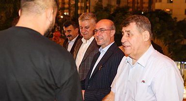 Başkan Pekyatırmacı, kandil gecesinde vatandaşlarla bir araya geldi