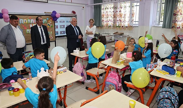 Başkan Şadi Özdemir'den "Okula hoş geldin" hediyesi