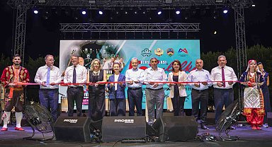 Başkan Seçer, Silifke Müzik ve Folklor Festivali'ne katıldı