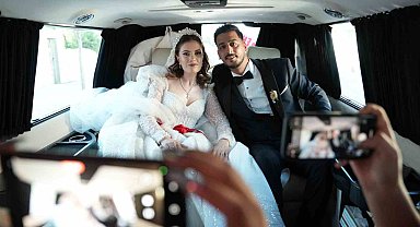 Başkanın makam aracı depremzede çiftin gelin arabası oldu