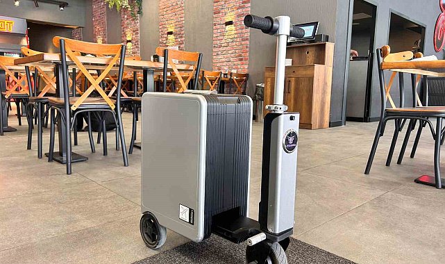 Başkentte scooter valizle paket servisi