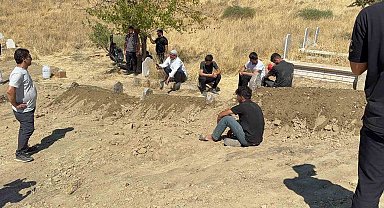 Batman'da saldırıda yaşamını yitiren aile, yoğun güvenlik önlemleri altında toprağa verildi