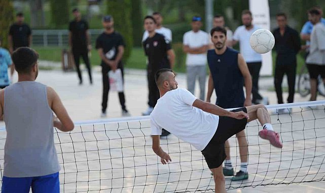 Battalgazi'de 18 takım mücadele etti, kupa Karaman FK'nın oldu