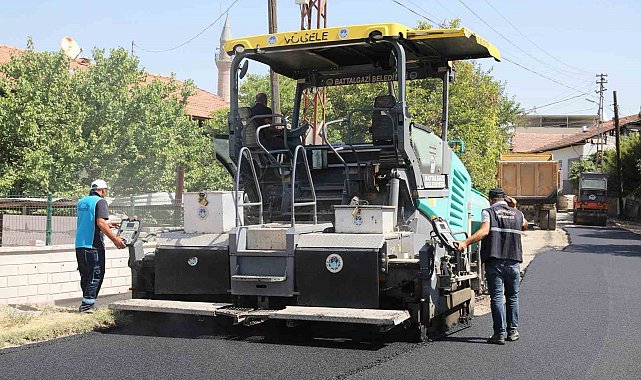 Battalgazi'de yıllardır sorun olan yol, asfaltla çözüldü