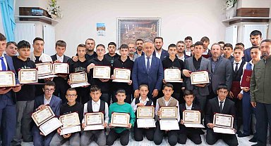 Bayburt'ta 55 öğrenci hafızlık belgelerini aldı