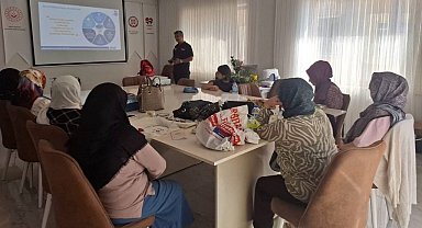 Bayburt'ta ADEM eğitmenlerine ve kursiyerlerine 'Afet Farkındalık Eğitimi' verildi
