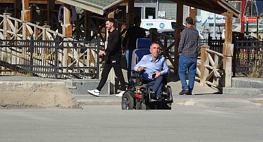 Bayburt'ta ehliyetsiz sürücü engelli vatandaşa çarpıp kaçtı: "Sadece ben değil, insanlık ve vicdan da yaralandı"