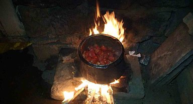 Bayburt'ta ev salçası hazırlıkları hız kazandı