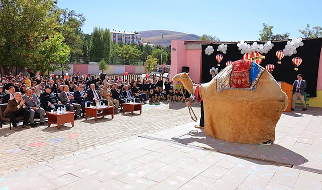 Bayburt'ta İlköğretim Haftası kutlandı
