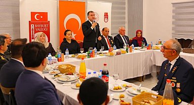Bayburt'ta şehit aileleri ve gaziler onuruna yemek verildi