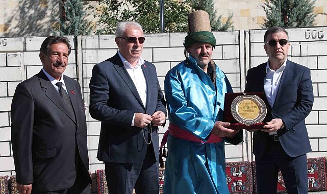 Bayburt'ta yılın ahisi Osman Kodan oldu