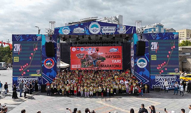 Bebekler ve çocuklar Uluslararası Kayseri Yarı Maratonu'na renk kattı