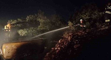 Belen'de iş makinesi yangını