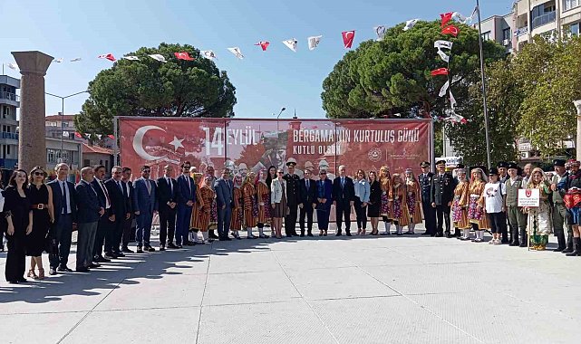 Bergama'nın kurtuluşunun 103. yılı coşkuyla kutlandı