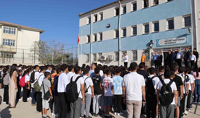 Besni'de 22 bin öğrenci eğitime başladı