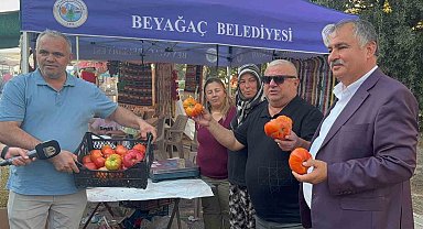 Beyağaç'ın esnaf Belediye Başkanı Sezayi Pütün'e teşekkür plaketi