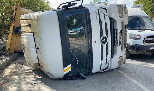 Beykoz'da hafriyat kamyonu devrildi: 1 yaralı