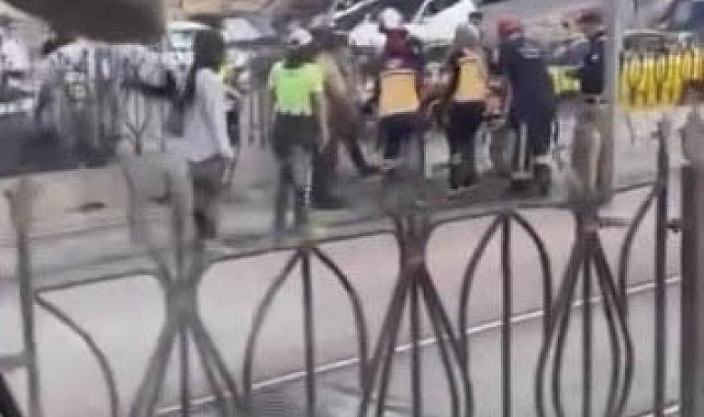 Beyoğlu'nda tramvayın yayaya çarptığı anlar kamerada