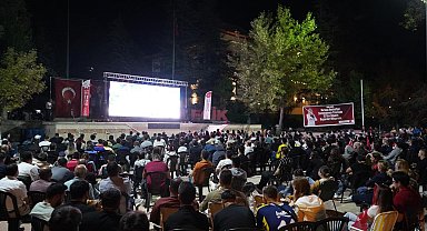 Bilecik'te final heyecanı Cumhuriyet Meydanı'nda yaşandı