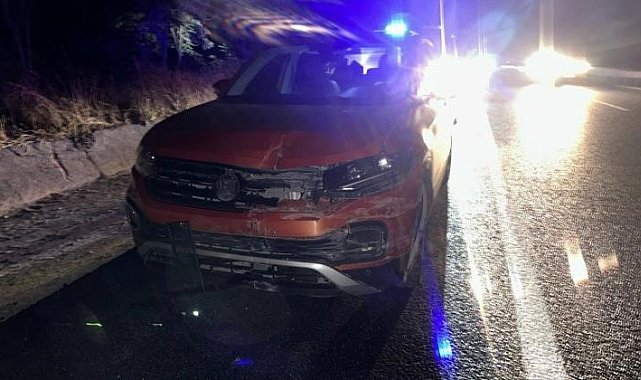 Bilecik'te kontrolden çıkan otomobil refüje çarptı, 1 kişi yaralandı