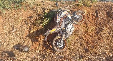 Bilecik'te seyir halindeki motosiklet devrildi; 1 yaralı