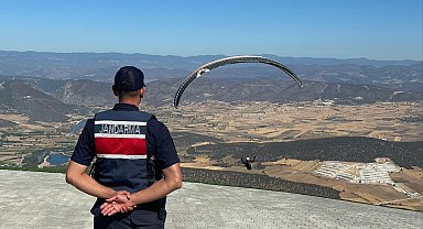 Bilecik'te yamaç paraşütü etkinliği güvenlik önlemleriyle tamamlandı