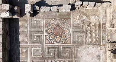 Bin 700 yıl önce yapılmış 3 boyutlu mozaikler kendine hayran bırakıyor