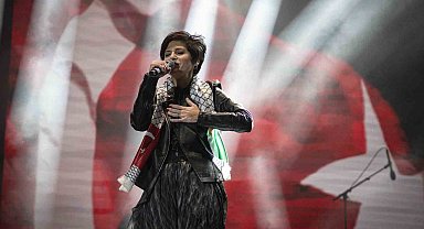 Bingöl 'Bir Anadolu Şenliği'nde Aydilge'den Gazze'ye destek masajı