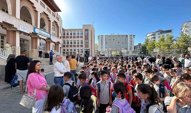 Bingöl'de 60 bin öğrenci ders başı yaptı