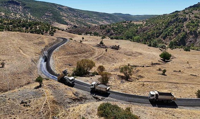 Bingöl'de 650 kilometrelik yol asfaltlama ve bakım çalışma gerçekleştirildi