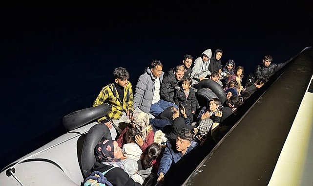 Bir lastik bota sığmışlar; 18'i çocuk 36 göçmen yakalandı