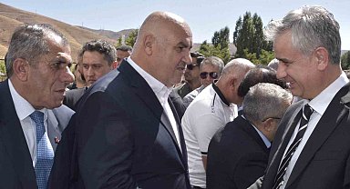 Bitlis'te 'Türkiye Yüzyılı Buluşmaları' programı gerçekleştirilirdi