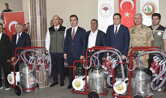 Bitlis'te köylülere süt sağım makinesi desteği