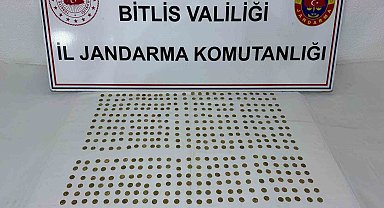 Bitlis'te Roma dönemine ait 500 adet sikke ele geçirildi