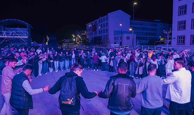 Bitlis'teki "Bir Anadolu Şenliği" türkülerle başladı